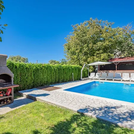 Holiday Semy בית נופש